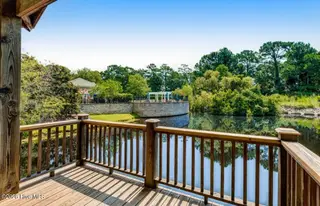 2537 St James Drive SE 1006, Southport, NC 28461 — 3-bedroom condo in St James, Southport, NC, photo 4 of 15: 04_beyc6aab4743308c5