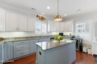 122 Front Street & Slip #5, Beaufort, NC 28516 — 4-bedroom home, Beaufort, NC, photo 13 of 63: Kitchen