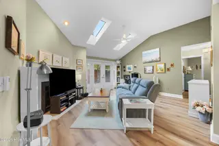 1304 Two Mile Circle E, Wilmington, NC 28405 – photo 23: 28_living room