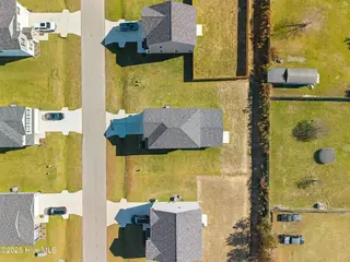 511 Sandy Hollow Drive, Jacksonville, NC 28540 – photo 10: JAC-SandyHollow-Givens-511 SandHollowDr-