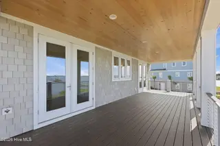 4741 S Shore Drive, Morehead City, NC 28557 – photo 12: 12-web-or-mls-4741 S Shore Dr 015