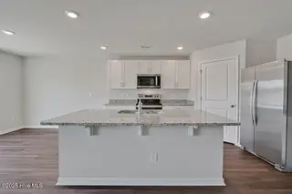 1221 Inner Banks Lane 464, Jacksonville, NC 28546 – photo 11: Similar to