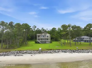 486 Sandy Point Drive, Beaufort, NC 28516 – photo 2: 6-web-or-mls-486 Sandy Point Dr 006