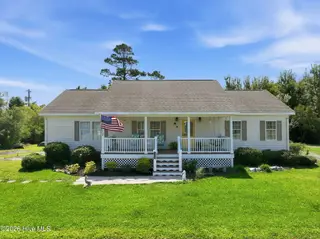 202 Willis Drive, Harkers Island, NC 28531 – photo 3: 1-web-or-mls-202 Willis Dr 001_edit