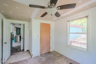 409 S Bodenheimer Street, Burgaw, NC 28425 — 3-bedroom home, Burgaw, NC, photo 16 of 33: 15-web-or-mls-409 S Bodenheimer St-115