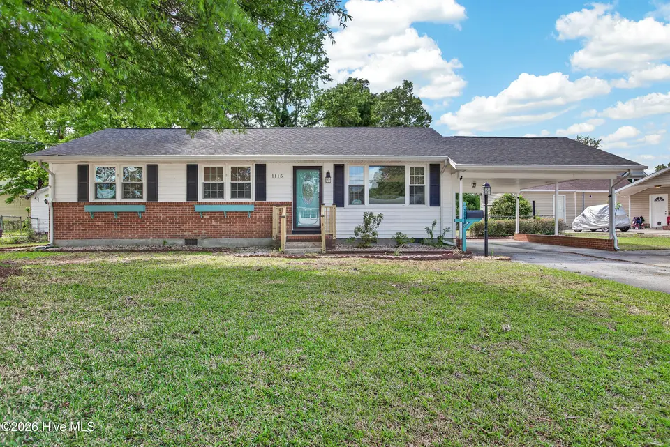 1115 Clifton Road, Jacksonville, NC 28540 – photo 1 of 35: 01-1-3