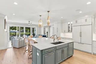 1621 S Moorings Drive, Wilmington, NC 28405 — 5-bedroom home in Landfall, Wilmington, NC, photo 16 of 76: 024_1621_south_moorings_drive_daytime_ma