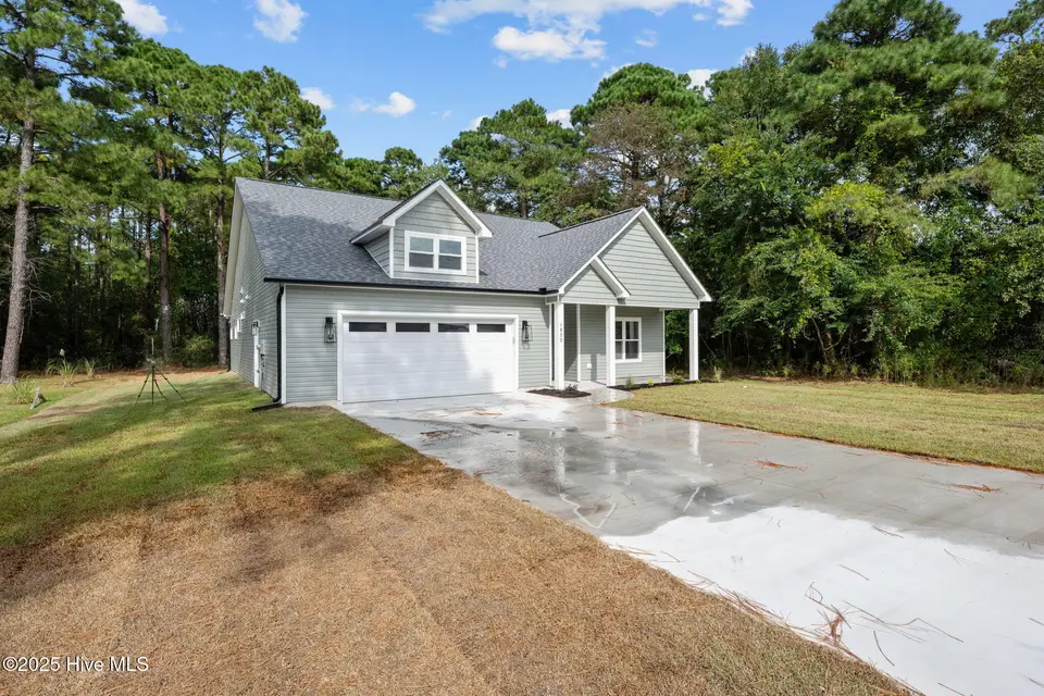 1800 Caracara Drive, New Bern, NC 28560 – photo 1 of 35: 2-web-or-mls-DSC_2370