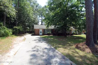 6000 River Road 1, Washington, NC 27889 – photo 2: Long drive off River Road