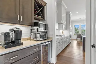 9279 Devaun Pointe Circle, Calabash, NC 28467 – photo 6: Butler's pantry
