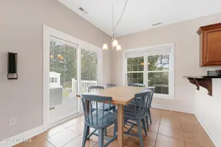 412 Waverly Court, Newport, NC 28570 – photo 13: Casual dining