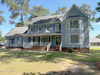 3028 Fox Run Circle, Kinston, NC 28504 – photo 1: Front of House