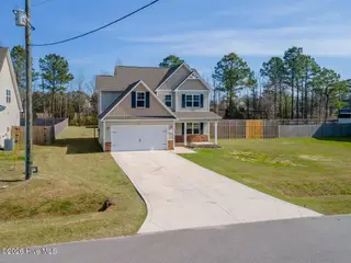104 Cameo Court, Jacksonville, NC 28540 — 3-bedroom home in Rhodestown Estates, Jacksonville, NC, photo 3 of 49