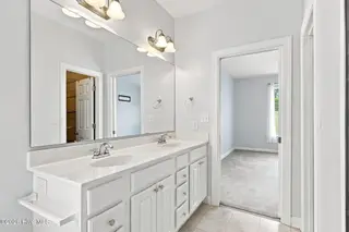 505 Village Green Drive A, Morehead City, NC 28557 – photo 13: Primary bathroom