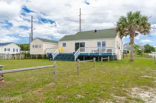 1096 Salter Path Road, Salter Path, NC 28512 – photo 11: 19-web-or-mls-1086-salter-path-rd-19