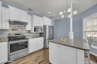 443 Deveraux Drive, Wilmington, NC 28412 — 3-bedroom home in Riverlights - Del Webb, Wilmington, NC, photo 13 of 56: 010_img_9494_565
