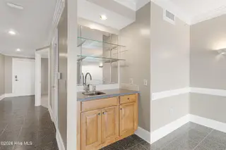 4425 Arendell Street 402 Harborside Club, Morehead City, NC 28557 – photo 17: Wet bar