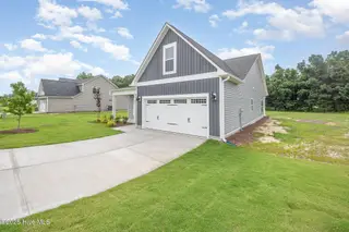 147 Tuskeegee Drive, Smithfield, NC 27577 – photo 2: 147 Tuskeegee - 2