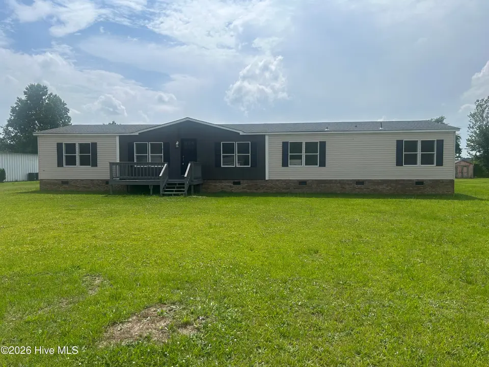 1490 Cobblestone Drive, Kinston, NC 28504 – photo 1 of 11: Front