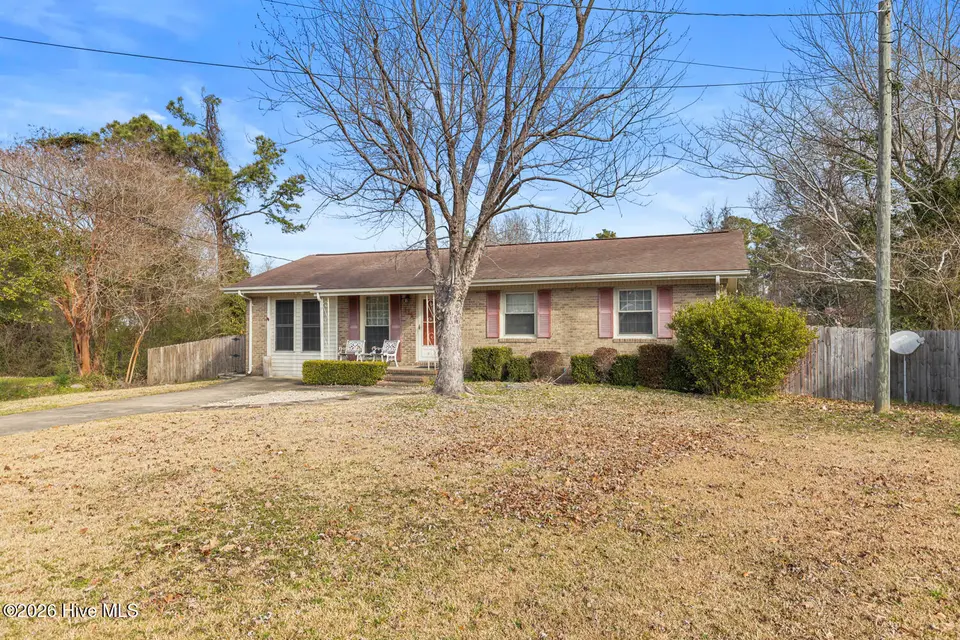 111 Yorkshire Drive, Jacksonville, NC 28546 – photo 1 of 24: yorkshire-1
