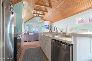 112 Sandpiper Court, Atlantic Beach, NC 28512 – photo 18: kitchen