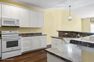 5172 Elton Drive SE, Southport, NC 28461 – photo 8: 08-kahunaphoto.com (7 of 21)