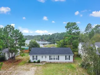 219 N Lake Keziah Drive, Southport, NC 28461 — 3-bedroom home in Boiling Spring Lakes, Southport, NC, photo 5 of 30: 219NLakeKeziahDr - 34