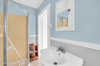 610 N Caswell Avenue, Southport, NC 28461 – photo 11: 610 n caswell ave 00024