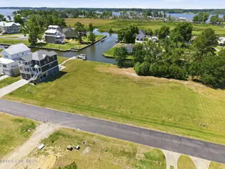 106 31 Whichard Lane, Chocowinity, NC 27817 – photo 7: 7-web-or-mls-DJI_20260520111542_0017_D