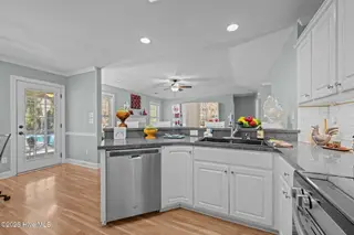 448 Neuchatel Road, New Bern, NC 28562 – photo 12: 32-web-or-mls-DSC_0256