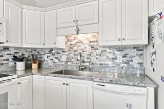 1701 Salter Path Road J304, Indian Beach, NC 28512 – photo 14: Kitchen