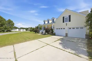 1203 Coral Reef Court, New Bern, NC 28560 – photo 3: Front View
