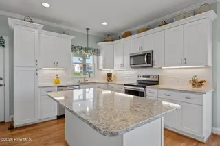 1711 E Fort Macon Road, Atlantic Beach, NC 28512 – photo 9: kitchen Island