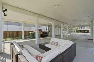 625 S Fourth Avenue, Kure Beach, NC 28449 – photo 9: 10_625_S_4th_Ave_-_photos_056