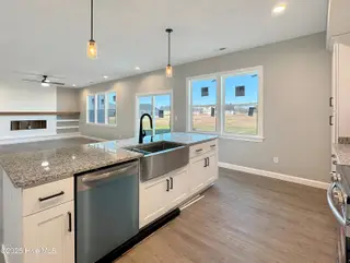 307 Spinnaker Street, Elizabeth City, NC 27909 – photo 8: Kitchen