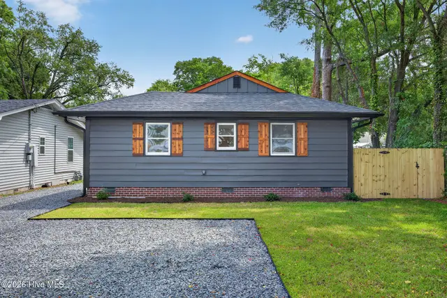2157 Burnett Boulevard, Wilmington, NC 28401
