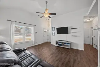 322 Station House Road, New Bern, NC 28562 – photo 12: Living Room