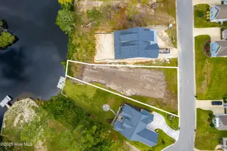 221 Shoreview Drive, New Bern, NC 28562 – photo 16: Waterfront Lot at 221 Shoreview Drive