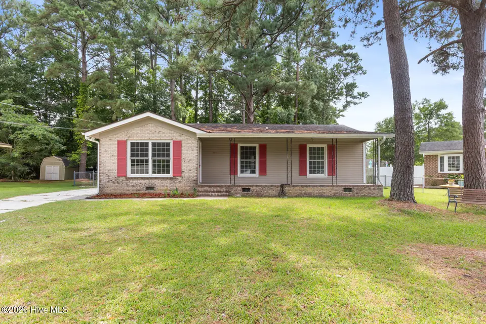 302 Cardinal Road, Jacksonville, NC 28546 – photo 1 of 28