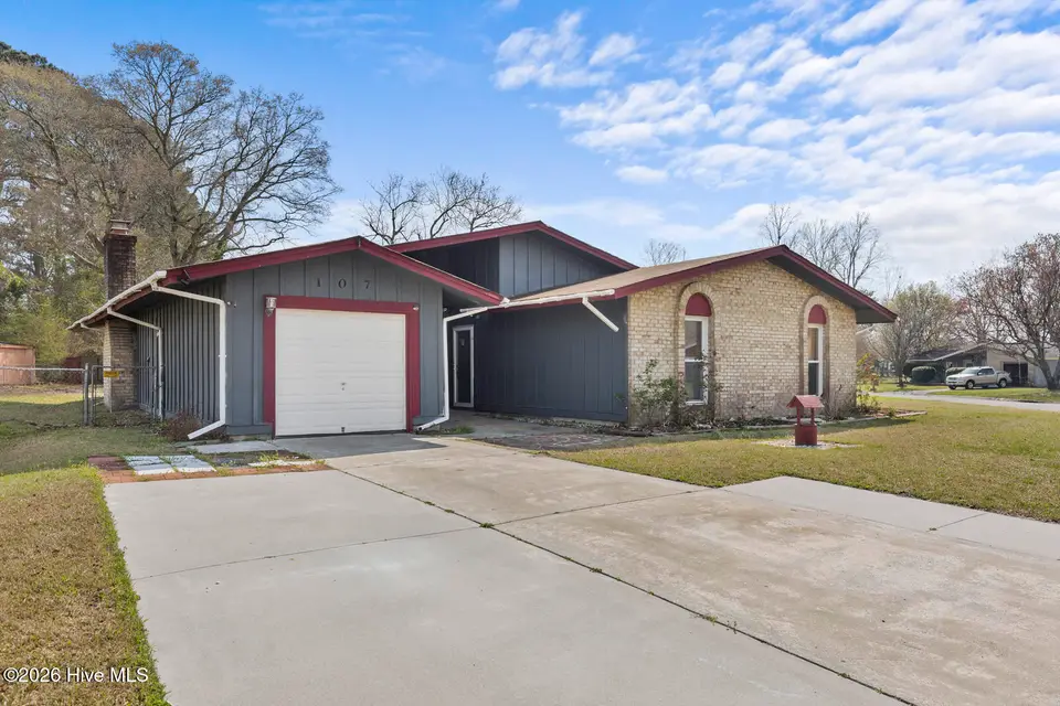 107 Tanglewood Drive, Jacksonville, NC 28540 – photo 1 of 27: tangled-1