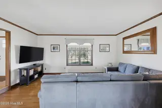 215 Bayshore Drive, Elizabeth City, NC 27909 — 3-bedroom home in Brickhouse Point, Elizabeth City, NC, photo 11 of 68: Front Living Room