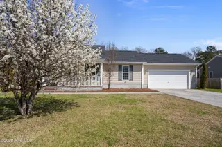 115 Laredo Drive, Jacksonville, NC 28540 – photo 4: 1-web-or-mls-115 Laredo Dr. 87