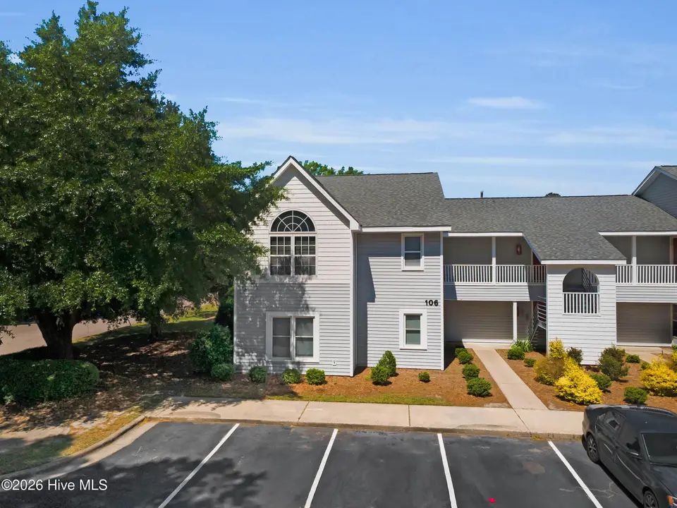 106 W Victoria Court A, Greenville, NC 27834 – photo 1 of 31: 106 W Victoria Court A