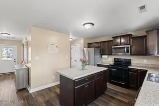 120 Sonia Drive, Hubert, NC 28539 — 3-bedroom home in Eastport, Hubert, NC, photo 11 of 36
