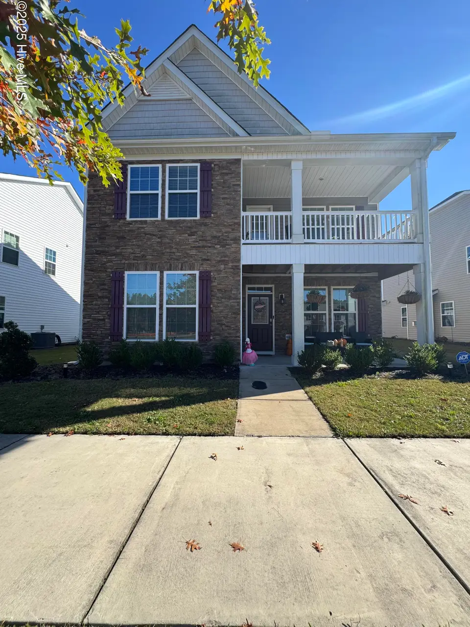 1013 Yellowwood Alley, New Bern, NC 28562 – photo 1 of 15: front