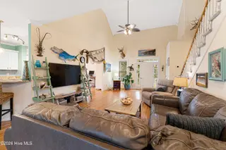 711 Captains Point, Beaufort, NC 28516 – photo 6: Living room