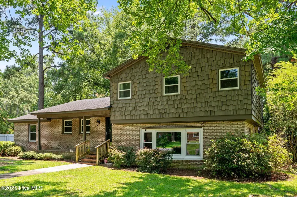208 Greenwood Drive, Greenville, NC 27834 – photo 1 of 52: 48-web-or-mls-LHV_8613