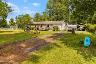 500 Maple Lane, Morehead City, NC 28557 – photo 1: Cozy home in Morehead City