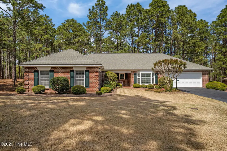 26 Ashley Court, Southern Pines, NC 28387 – photo 1 of 55: 1-web-or-mls-DSC09160