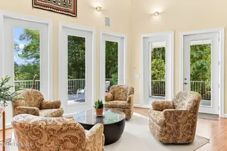 358 Shore Point Drive, Wilmington, NC 28411 — 5-bedroom home in Bayshore Estates, Wilmington, NC, photo 10 of 49